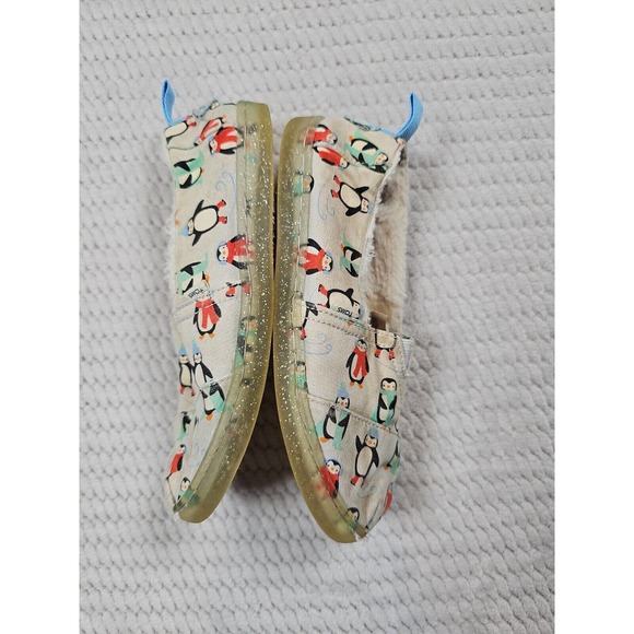 Toms Shoes Girls 1.5 Slip On Fur Lined Penguin Print - Picture 5 of 9
